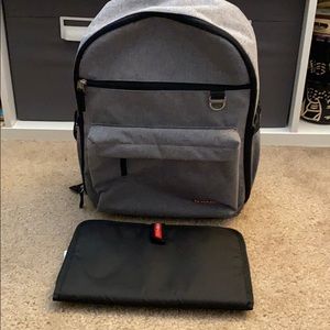 Skip Hop Diaper Bag Back Pack in Gray Like New